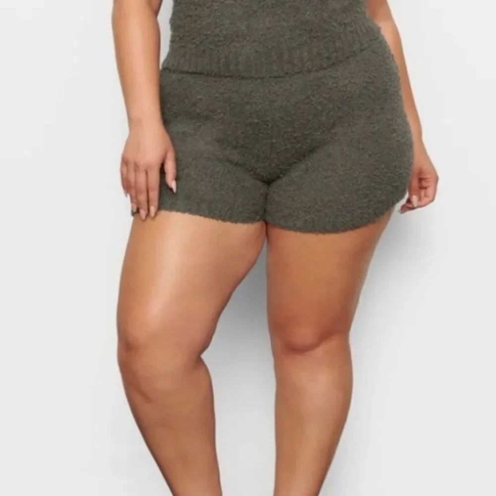 SKIMS Womens Cozy Knit Short size 4X 5X Juniper New